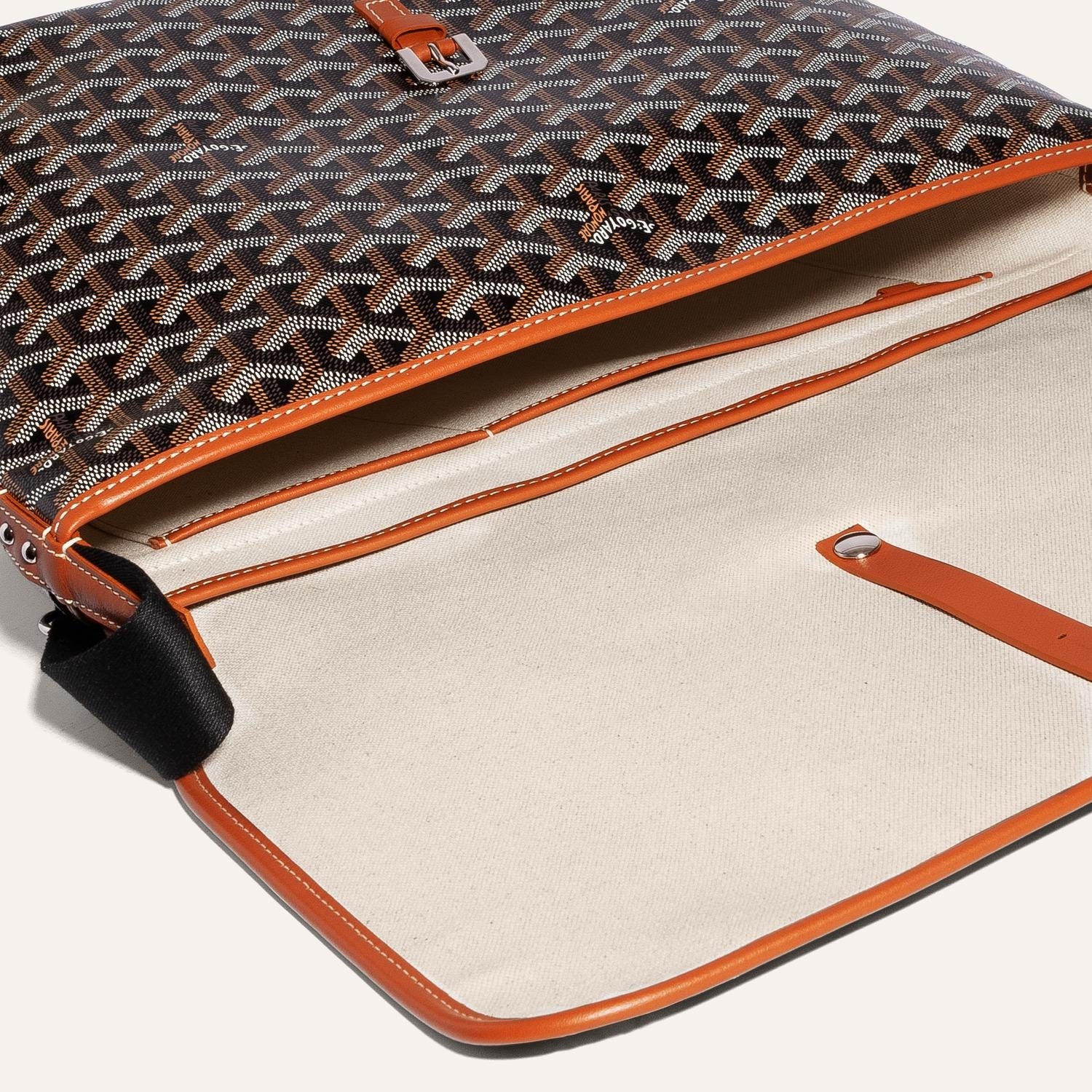 Capetien MM Messenger Bag - Image 2